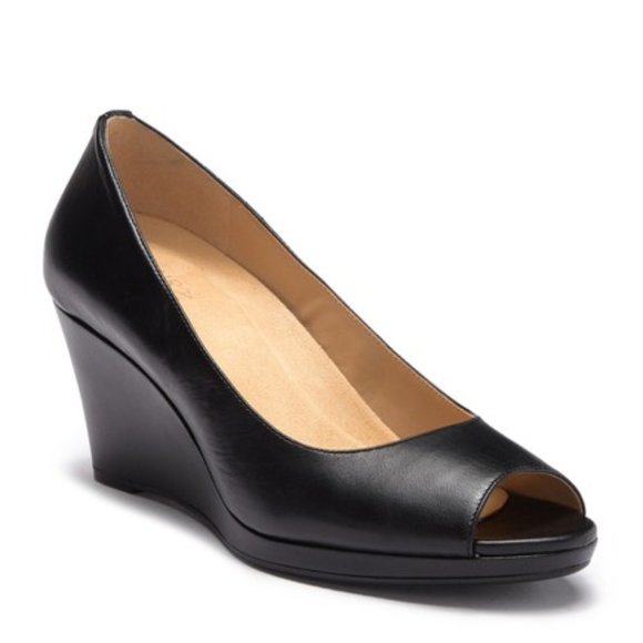 olivia peep toe wedge naturalizer